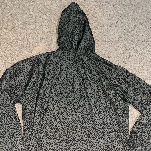 J. Jill Fit Water Resistant Anorak Jacket Kalamata Ditsy Leopard Medium - Picture 6 of 8